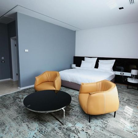 Valentino Rooms Focşani 외부 사진