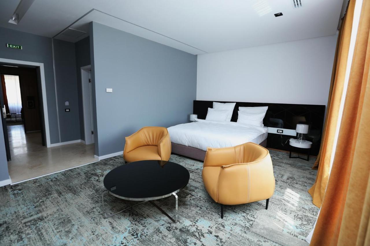Valentino Rooms Focşani 외부 사진