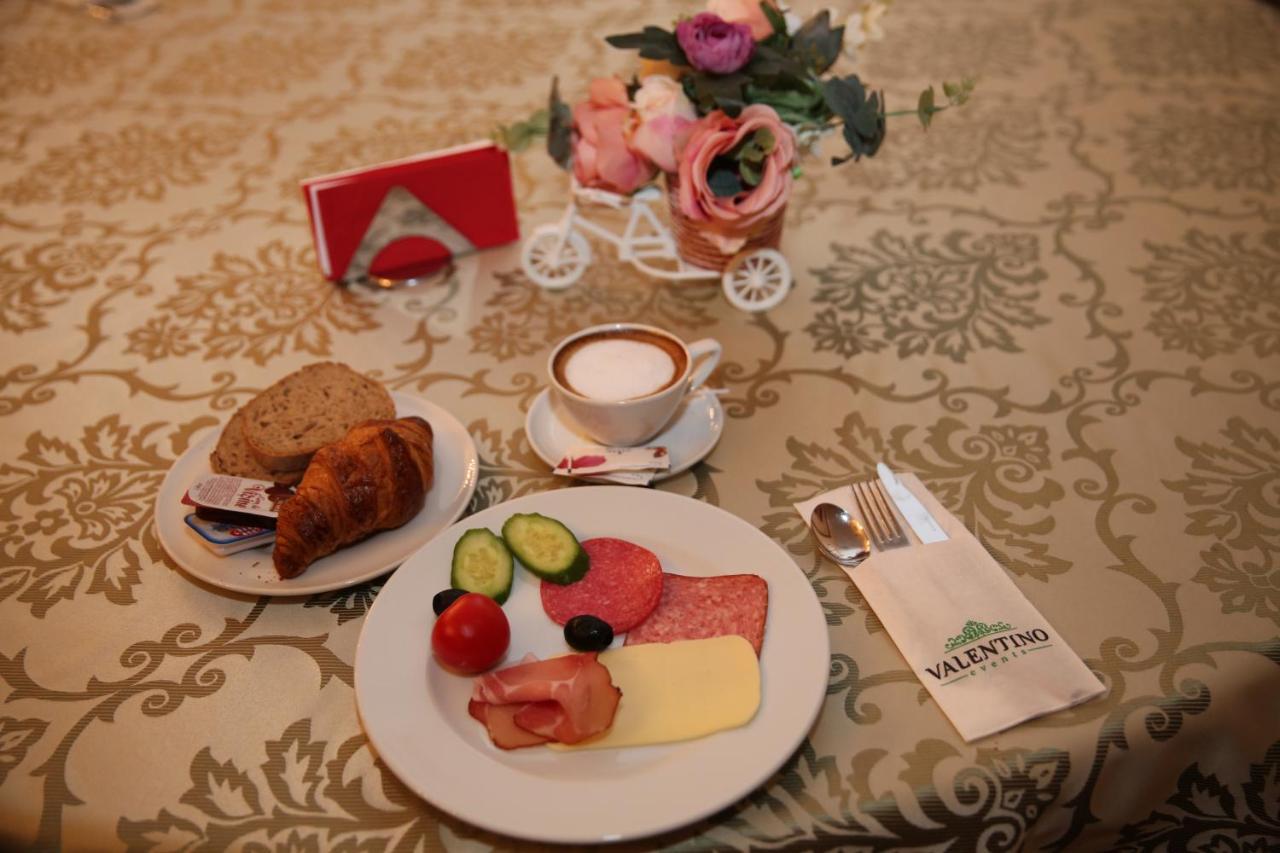 Valentino Rooms Focşani 외부 사진
